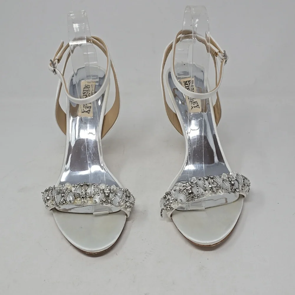 Badgley Mischka Beaded Of Whithe Ankle Strap Heels Sandals Size 8